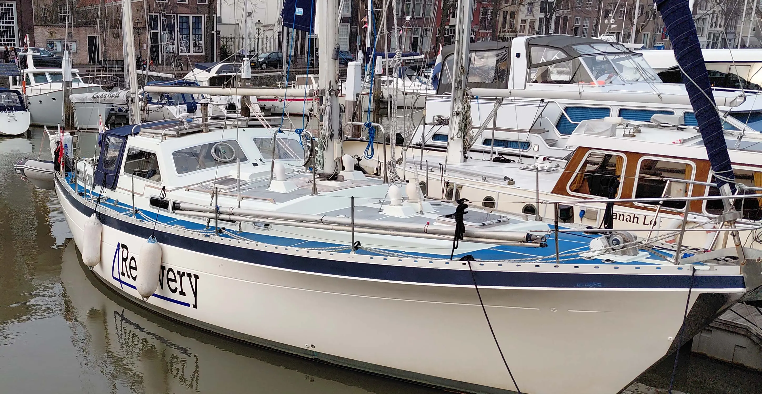 Moody 42 in misty harbour